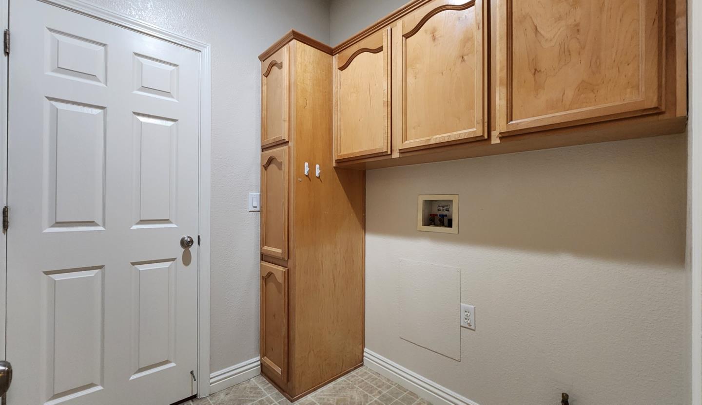 Detail Gallery Image 9 of 11 For 555 Umbarger Rd #134,  San Jose,  CA 95111 - 3 Beds | 2 Baths
