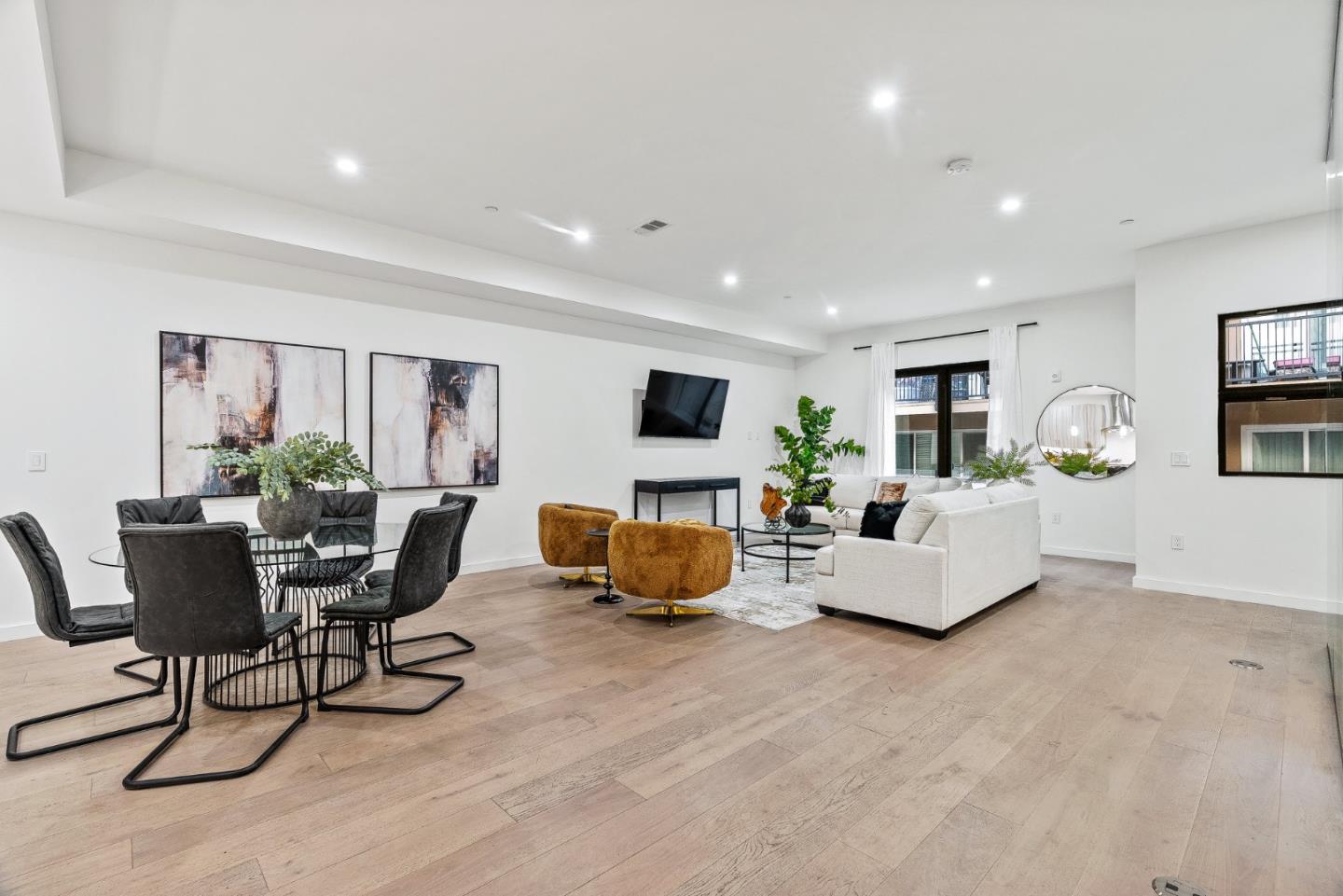 Detail Gallery Image 11 of 34 For 908 Woodside Rd, Redwood City,  CA 94061 - 3 Beds | 3 Baths