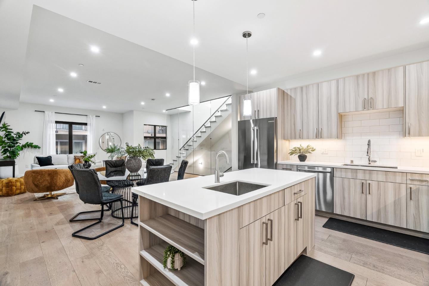 Detail Gallery Image 17 of 34 For 908 Woodside Rd, Redwood City,  CA 94061 - 3 Beds | 3 Baths