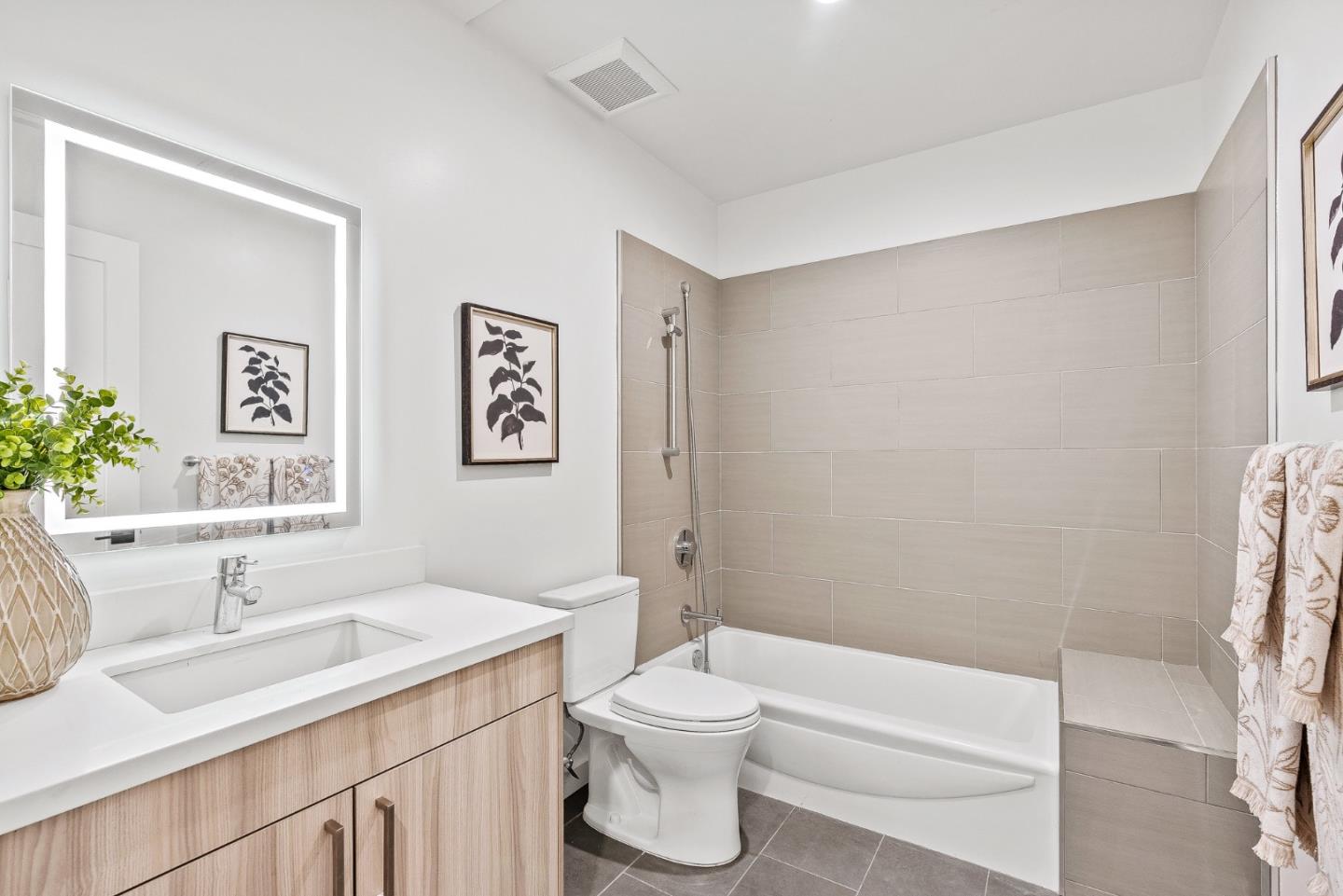 Detail Gallery Image 19 of 34 For 908 Woodside Rd, Redwood City,  CA 94061 - 3 Beds | 3 Baths