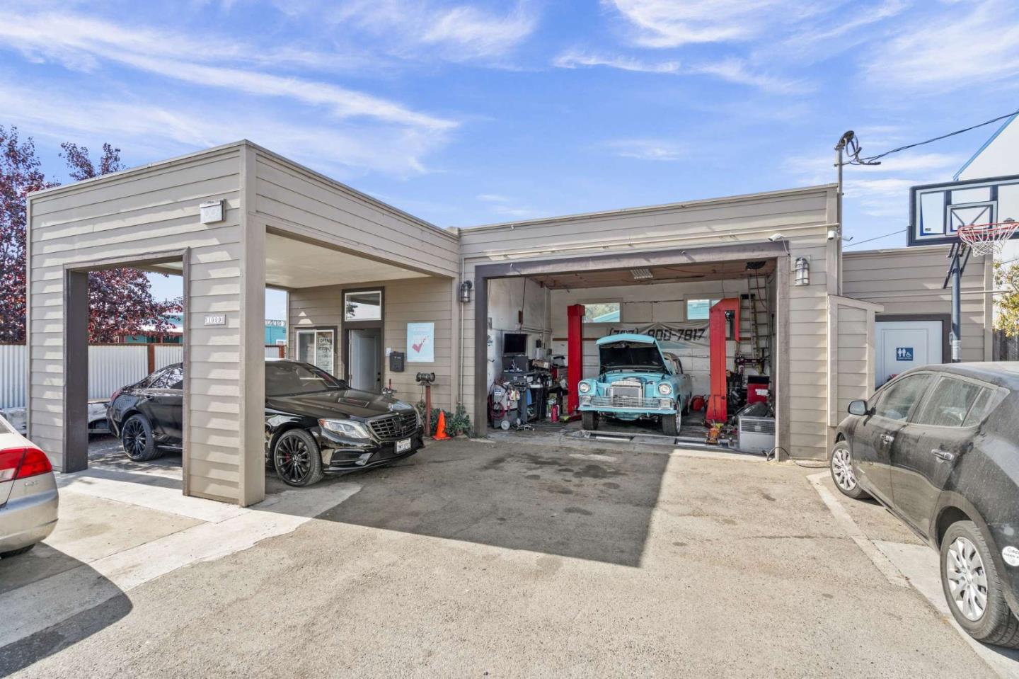 Detail Gallery Image 5 of 10 For 1015 S a St, Santa Rosa,  CA 95404 - – Beds | – Baths