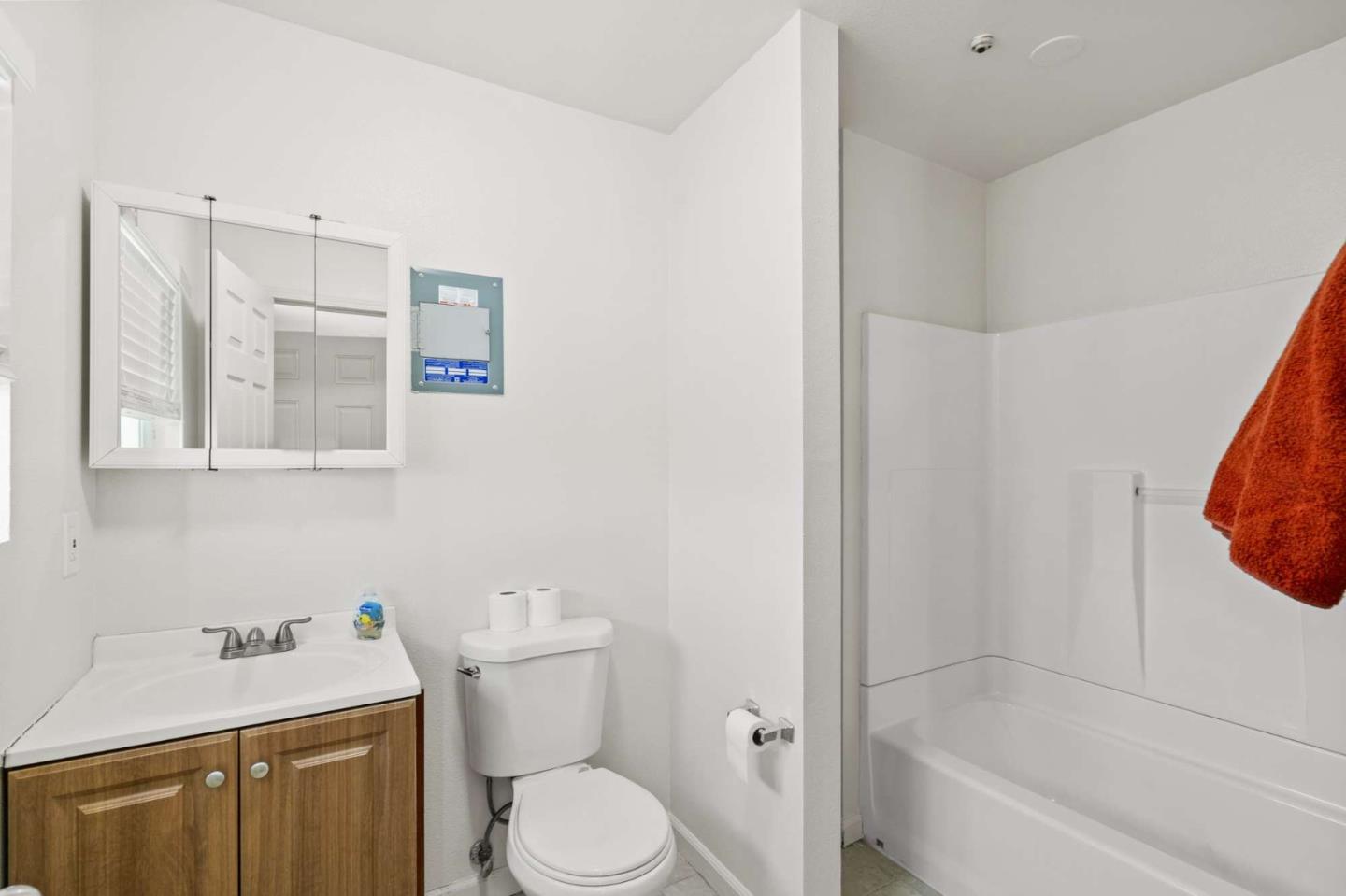 Detail Gallery Image 9 of 10 For 1015 S a St, Santa Rosa,  CA 95404 - – Beds | – Baths