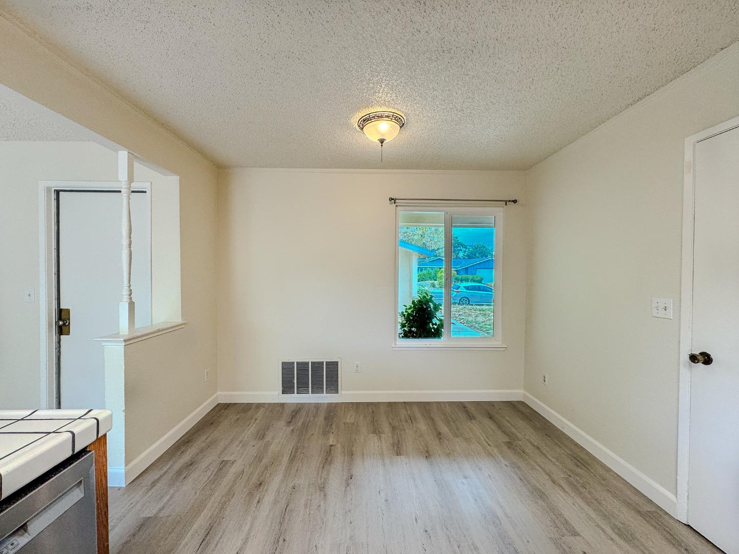 Detail Gallery Image 11 of 12 For 3022 Rosemont Dr, Sacramento,  CA 95826 - 4 Beds | 2 Baths