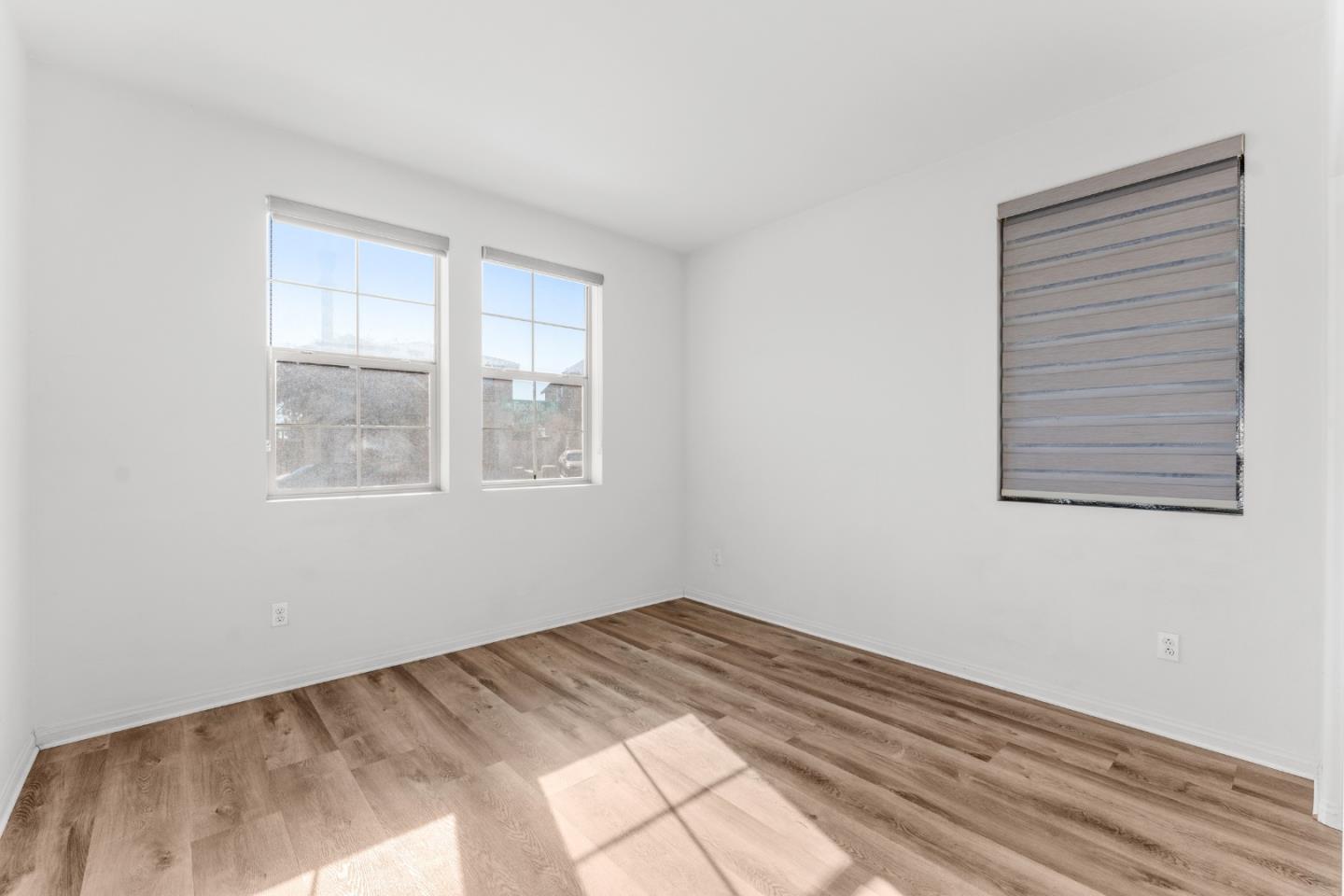 Detail Gallery Image 12 of 35 For 3915 E Fincastle St, Ontario,  CA 91761 - 4 Beds | 3 Baths