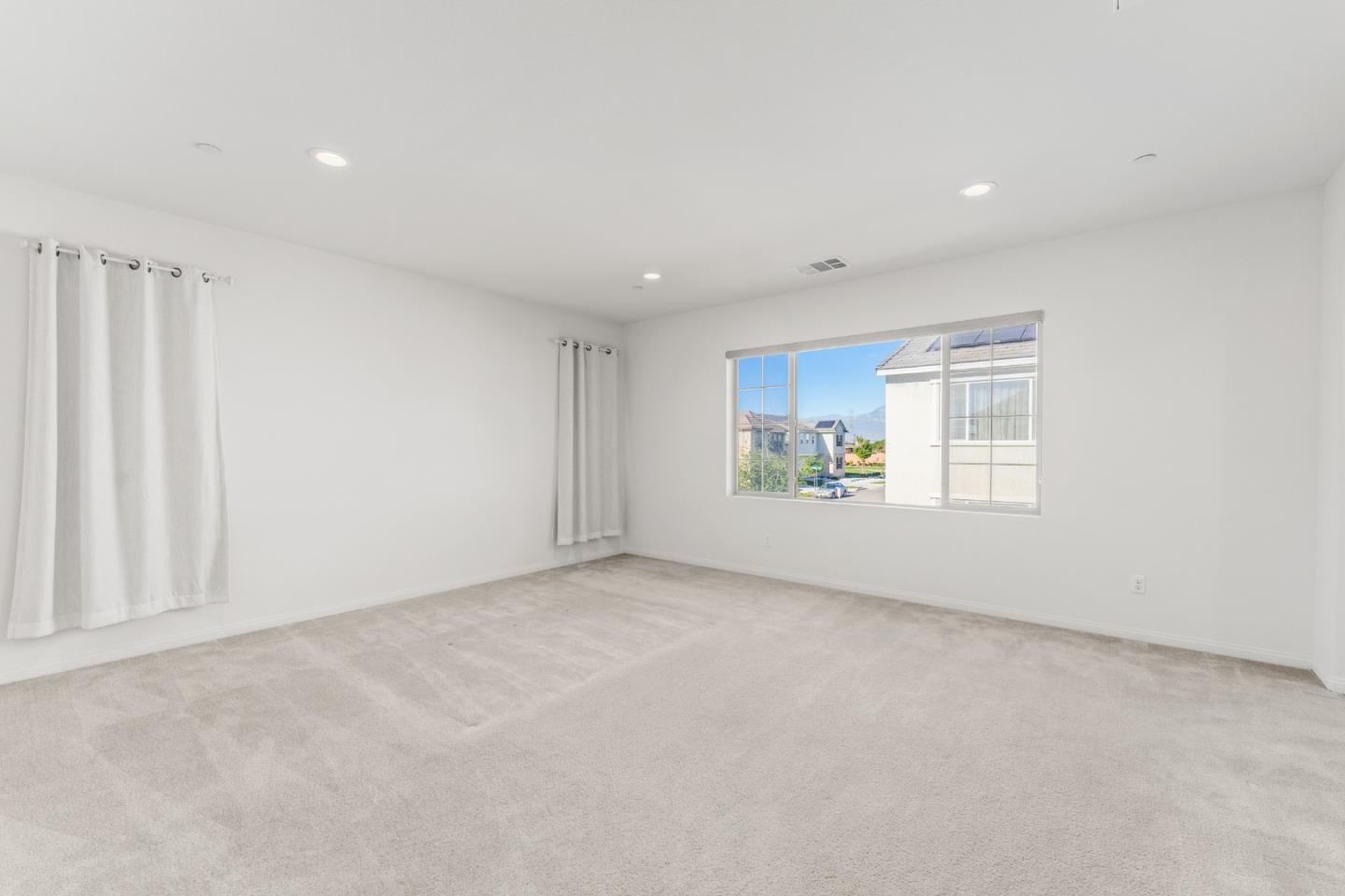 Detail Gallery Image 16 of 35 For 3915 E Fincastle St, Ontario,  CA 91761 - 4 Beds | 3 Baths