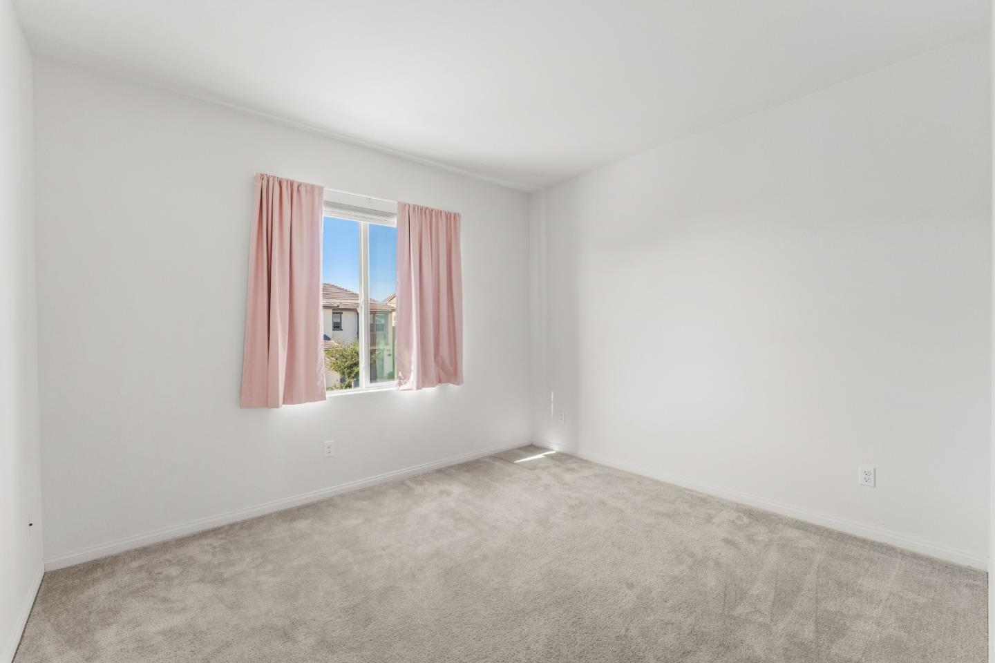 Detail Gallery Image 22 of 35 For 3915 E Fincastle St, Ontario,  CA 91761 - 4 Beds | 3 Baths