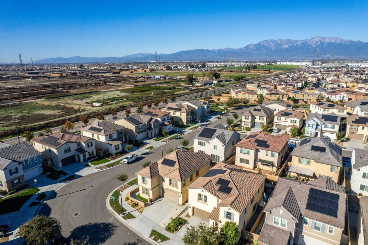 Detail Gallery Image 35 of 35 For 3915 E Fincastle St, Ontario,  CA 91761 - 4 Beds | 3 Baths