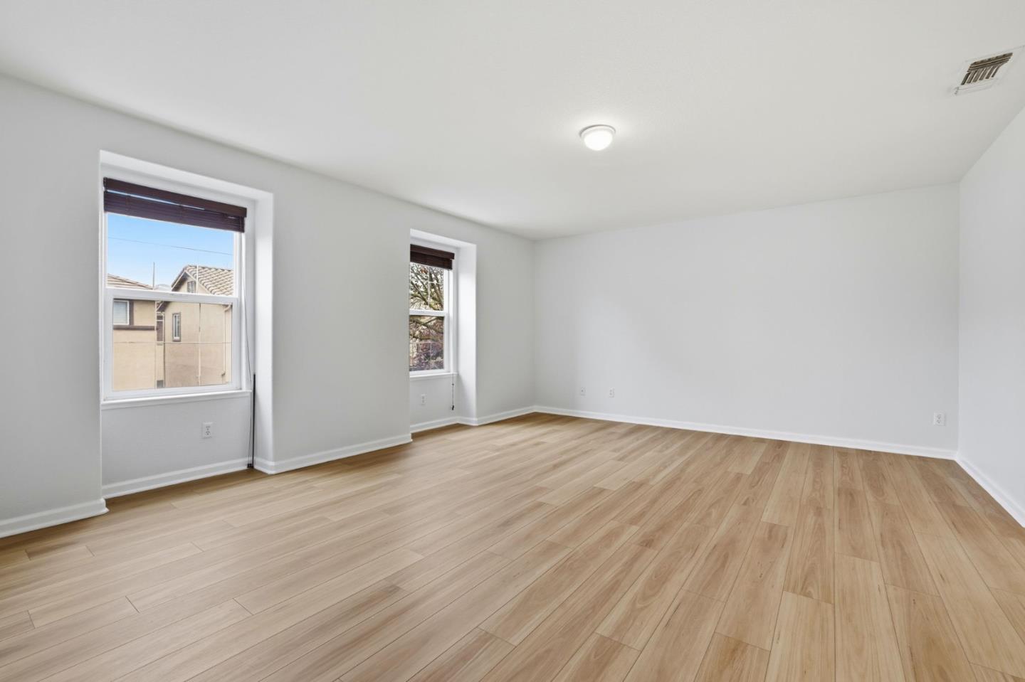 Detail Gallery Image 13 of 20 For 11 Stony Hill Pl, Sacramento,  CA 95835 - 3 Beds | 2/1 Baths