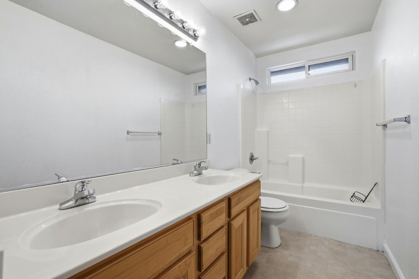 Detail Gallery Image 16 of 20 For 11 Stony Hill Pl, Sacramento,  CA 95835 - 3 Beds | 2/1 Baths