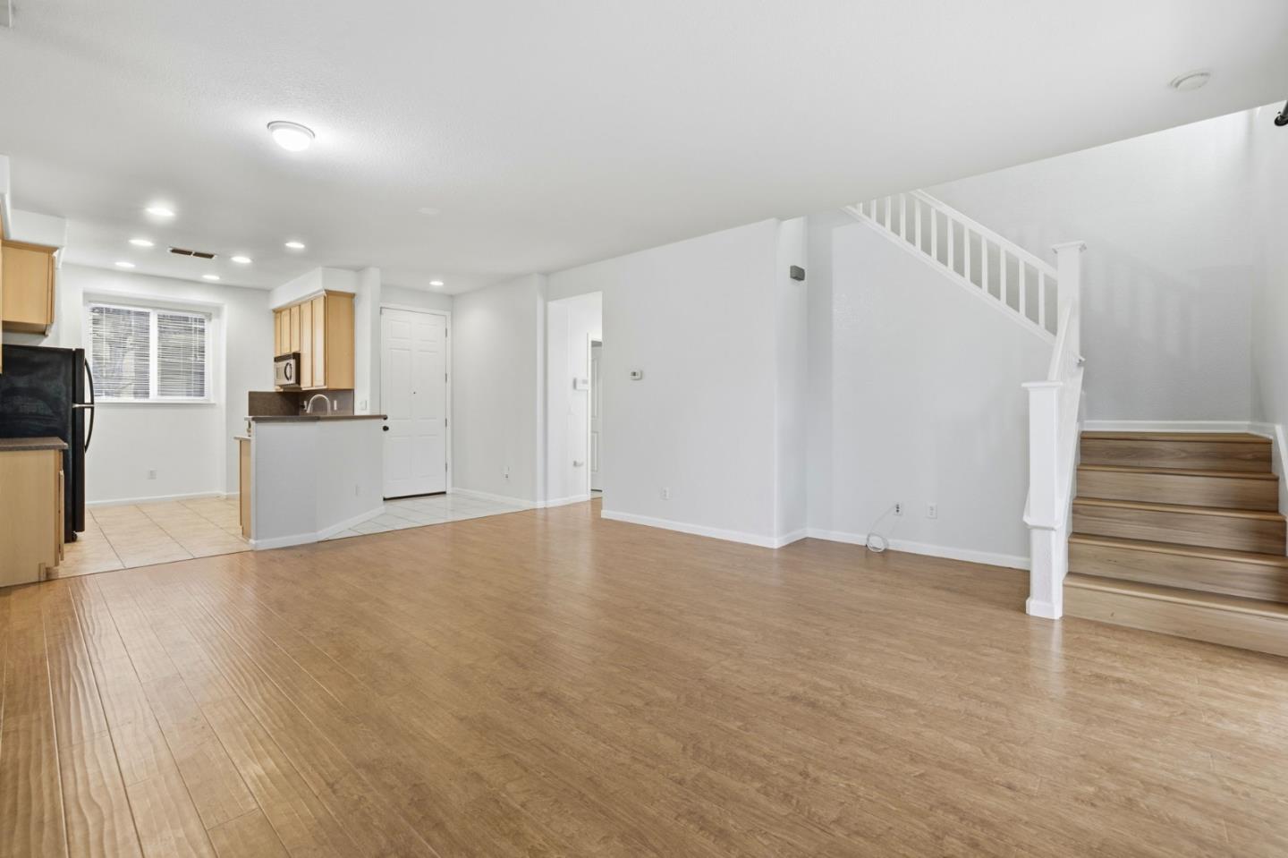 Detail Gallery Image 4 of 20 For 11 Stony Hill Pl, Sacramento,  CA 95835 - 3 Beds | 2/1 Baths