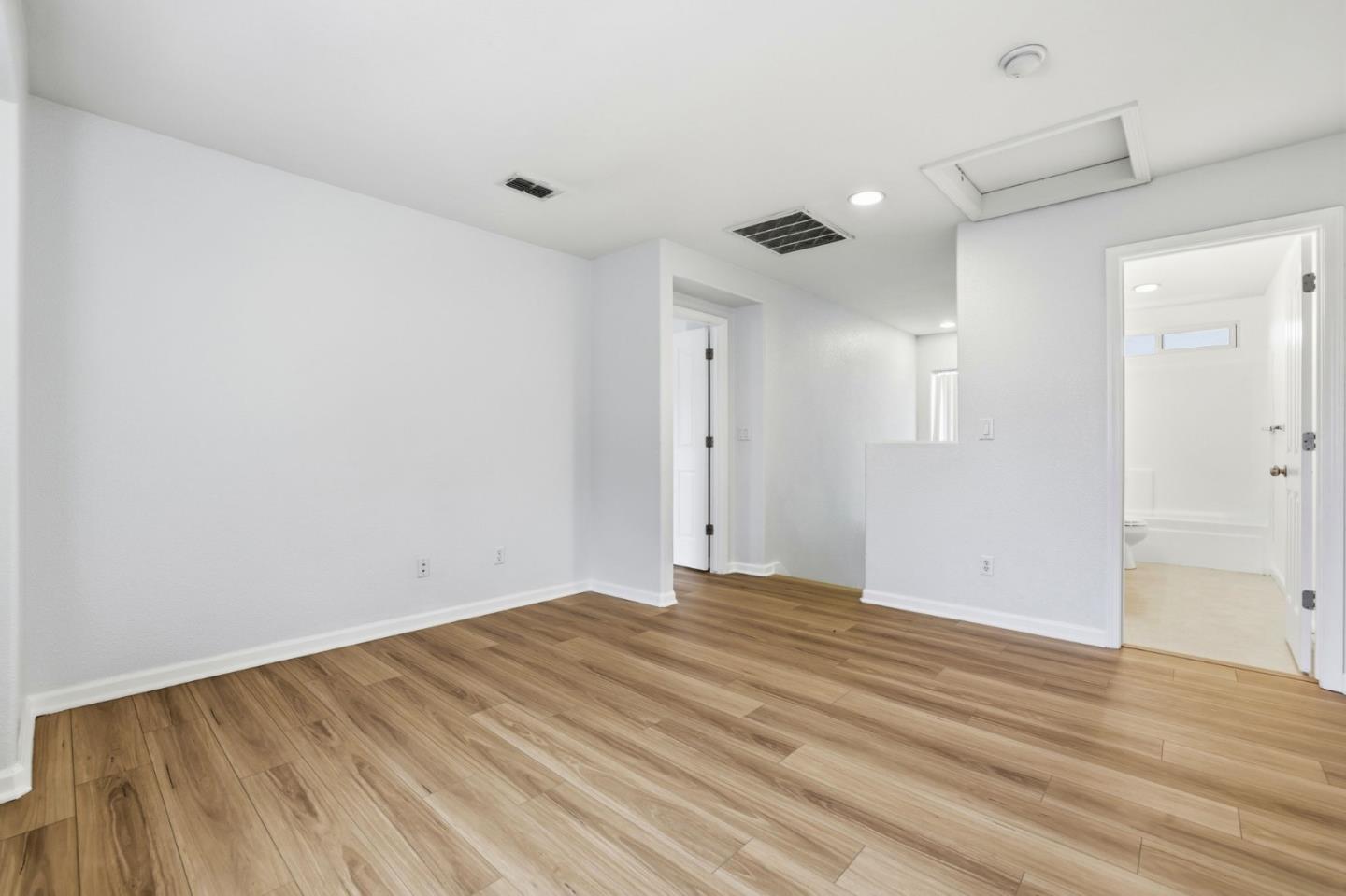 Detail Gallery Image 7 of 20 For 11 Stony Hill Pl, Sacramento,  CA 95835 - 3 Beds | 2/1 Baths