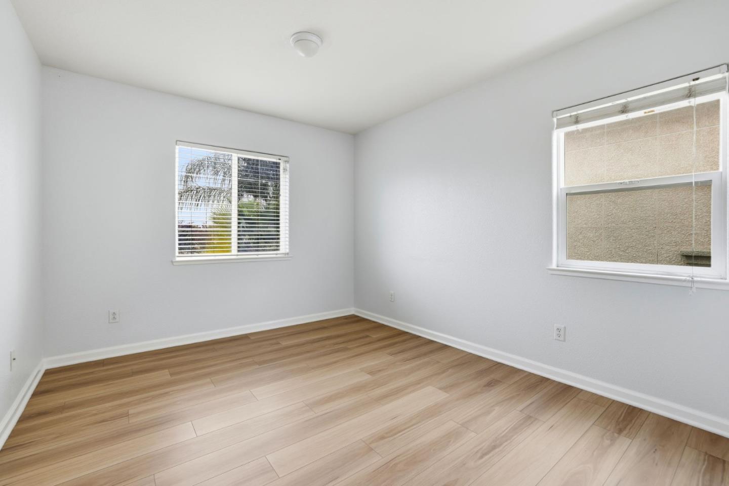 Detail Gallery Image 8 of 20 For 11 Stony Hill Pl, Sacramento,  CA 95835 - 3 Beds | 2/1 Baths