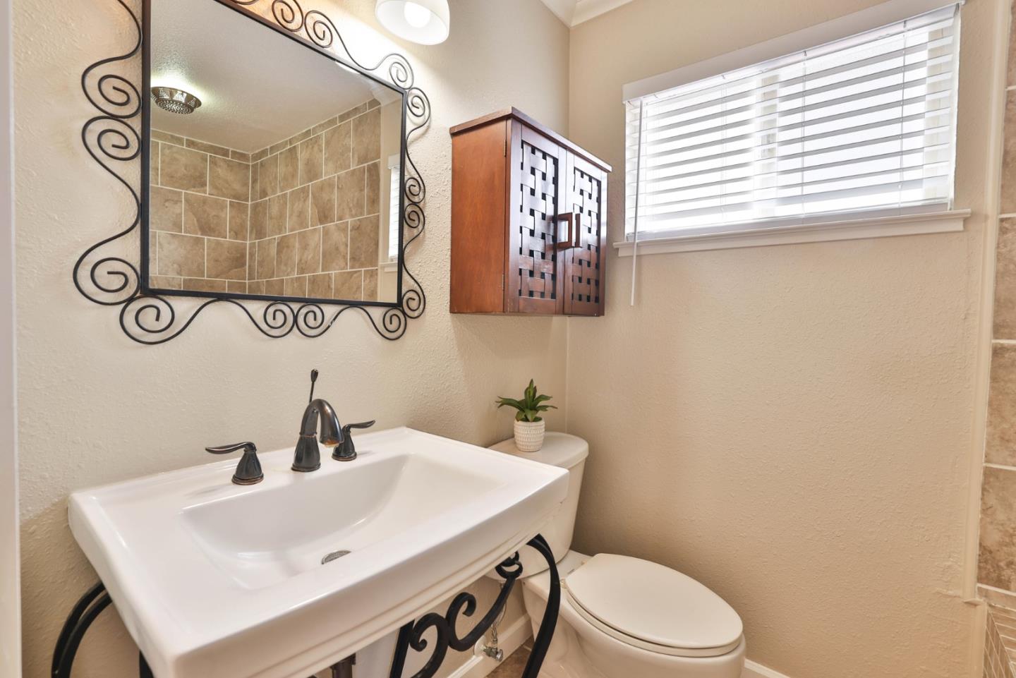 Detail Gallery Image 14 of 21 For 206 Blossom Hill Rd, San Jose,  CA 95123 - 3 Beds | 2/1 Baths