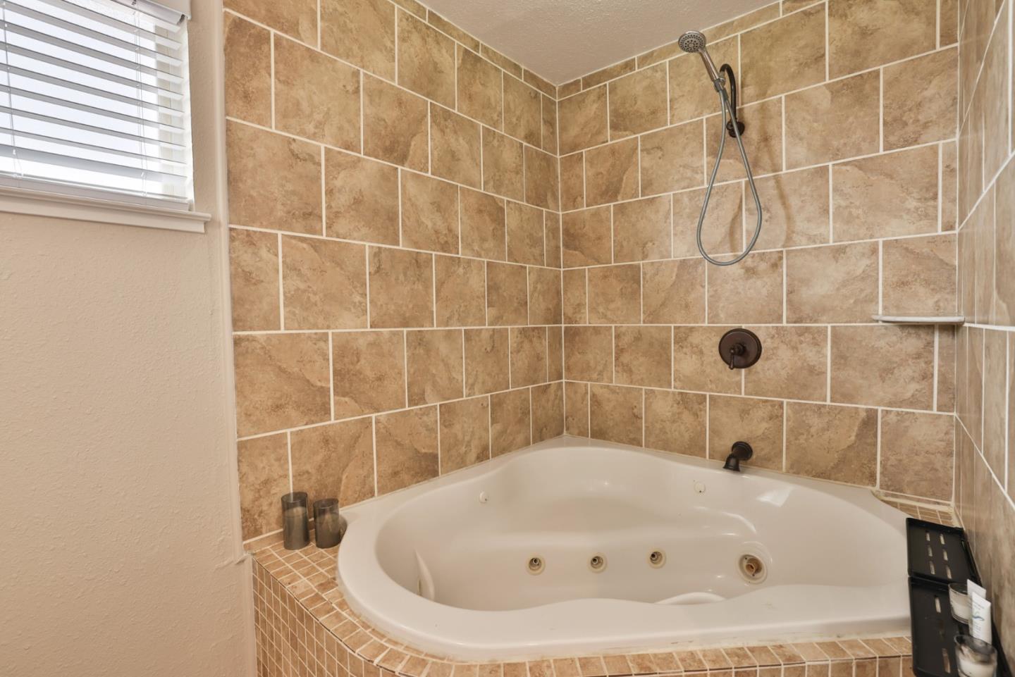 Detail Gallery Image 15 of 21 For 206 Blossom Hill Rd, San Jose,  CA 95123 - 3 Beds | 2/1 Baths