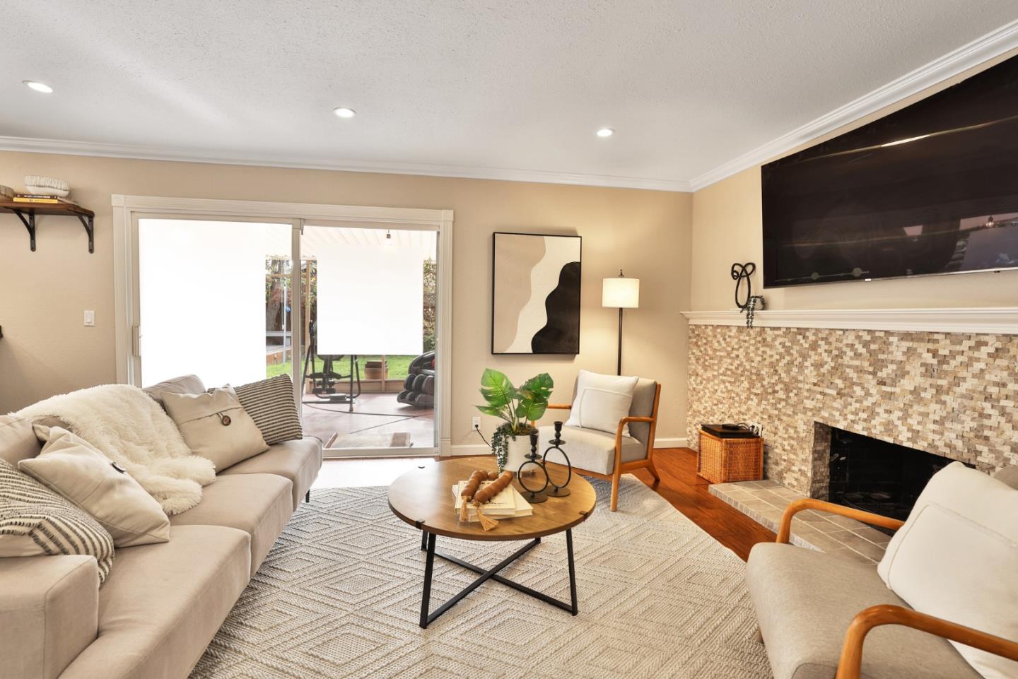 Detail Gallery Image 8 of 21 For 206 Blossom Hill Rd, San Jose,  CA 95123 - 3 Beds | 2/1 Baths