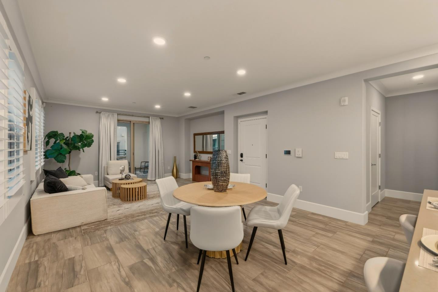 Detail Gallery Image 10 of 50 For 1057 Foxglove Pl #202,  San Jose,  CA 95131 - 3 Beds | 2/1 Baths