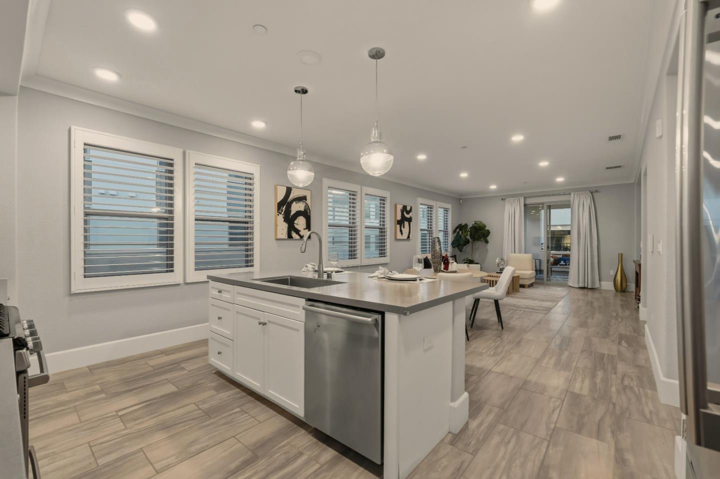 Detail Gallery Image 18 of 50 For 1057 Foxglove Pl #202,  San Jose,  CA 95131 - 3 Beds | 2/1 Baths