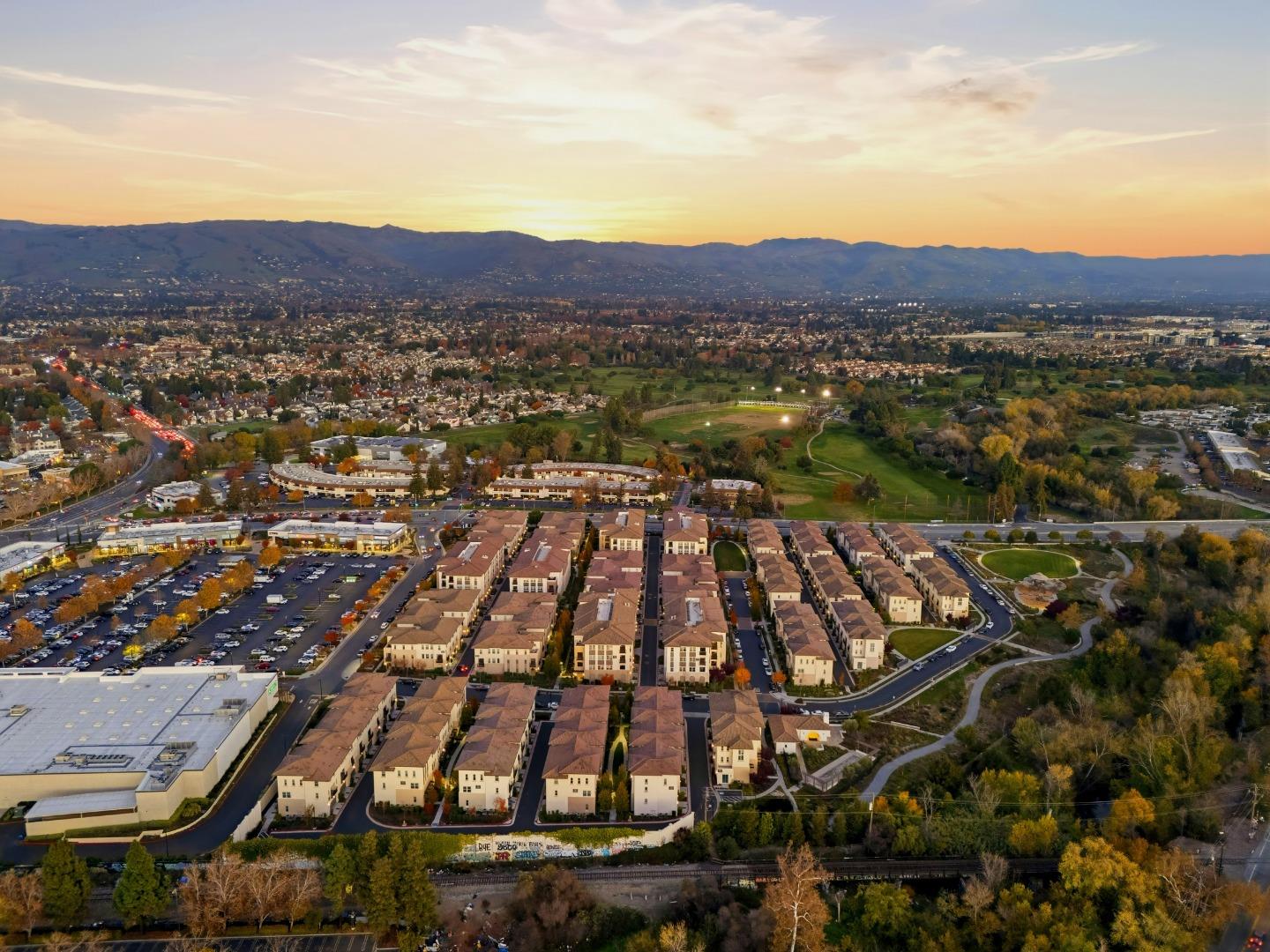 Detail Gallery Image 48 of 50 For 1057 Foxglove Pl #202,  San Jose,  CA 95131 - 3 Beds | 2/1 Baths