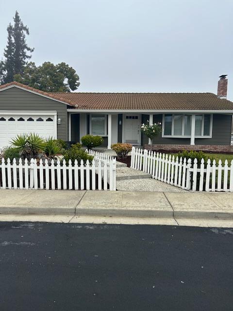 Detail Gallery Image 2 of 23 For 271 Fontana Dr, Santa Clara,  CA 95051 - 4 Beds | 2/1 Baths