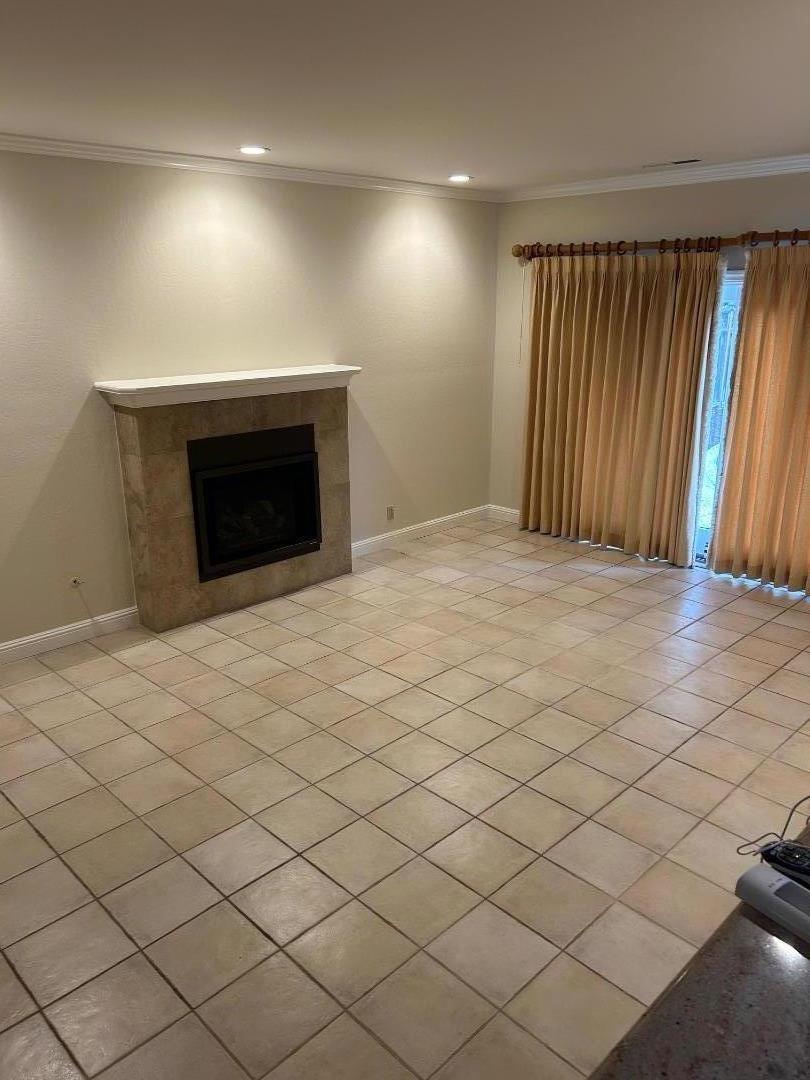 Detail Gallery Image 5 of 23 For 271 Fontana Dr, Santa Clara,  CA 95051 - 4 Beds | 2/1 Baths