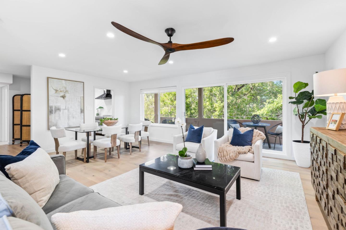 Detail Gallery Image 9 of 23 For 55 Claremont Ave #301,  Redwood City,  CA 94062 - 3 Beds | 2 Baths