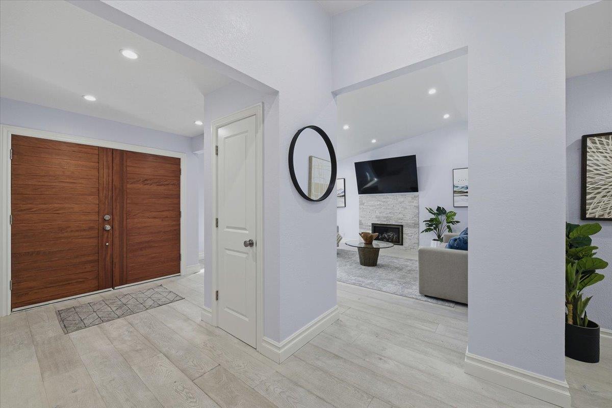 Detail Gallery Image 4 of 29 For 4975 Chiles Dr, San Jose,  CA 95136 - 4 Beds | 2 Baths