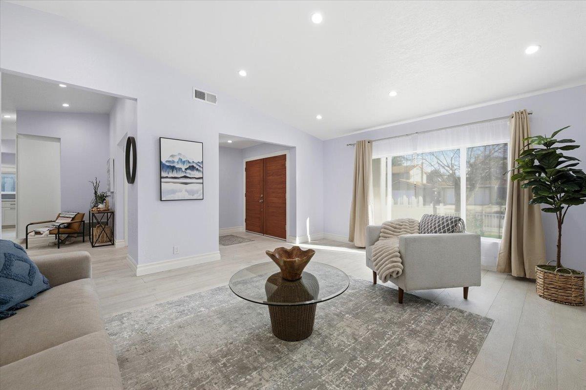 Detail Gallery Image 5 of 29 For 4975 Chiles Dr, San Jose,  CA 95136 - 4 Beds | 2 Baths