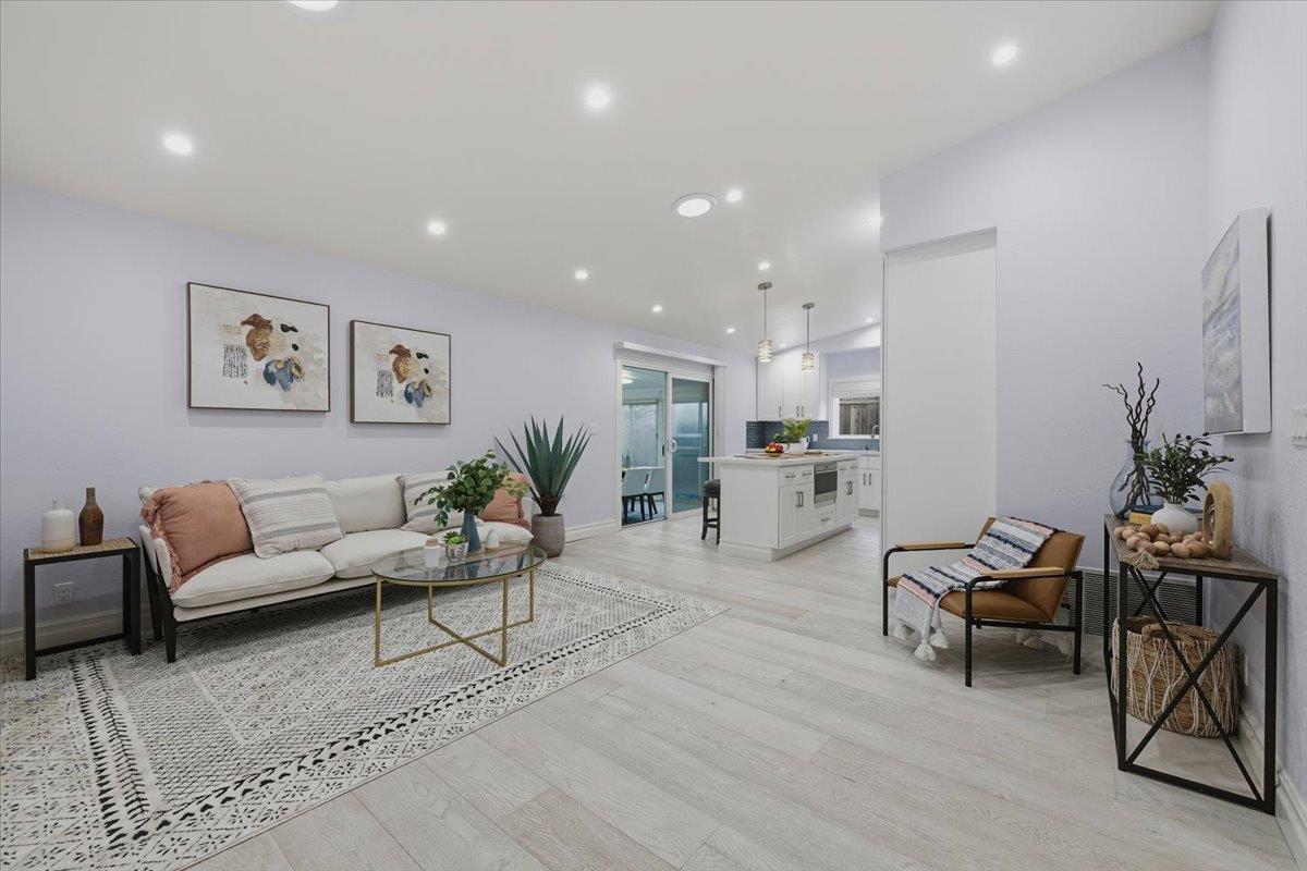 Detail Gallery Image 8 of 29 For 4975 Chiles Dr, San Jose,  CA 95136 - 4 Beds | 2 Baths