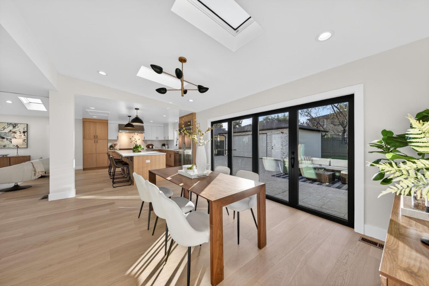 Detail Gallery Image 13 of 39 For 371 N Milton Ave, Campbell,  CA 95008 - 4 Beds | 3 Baths