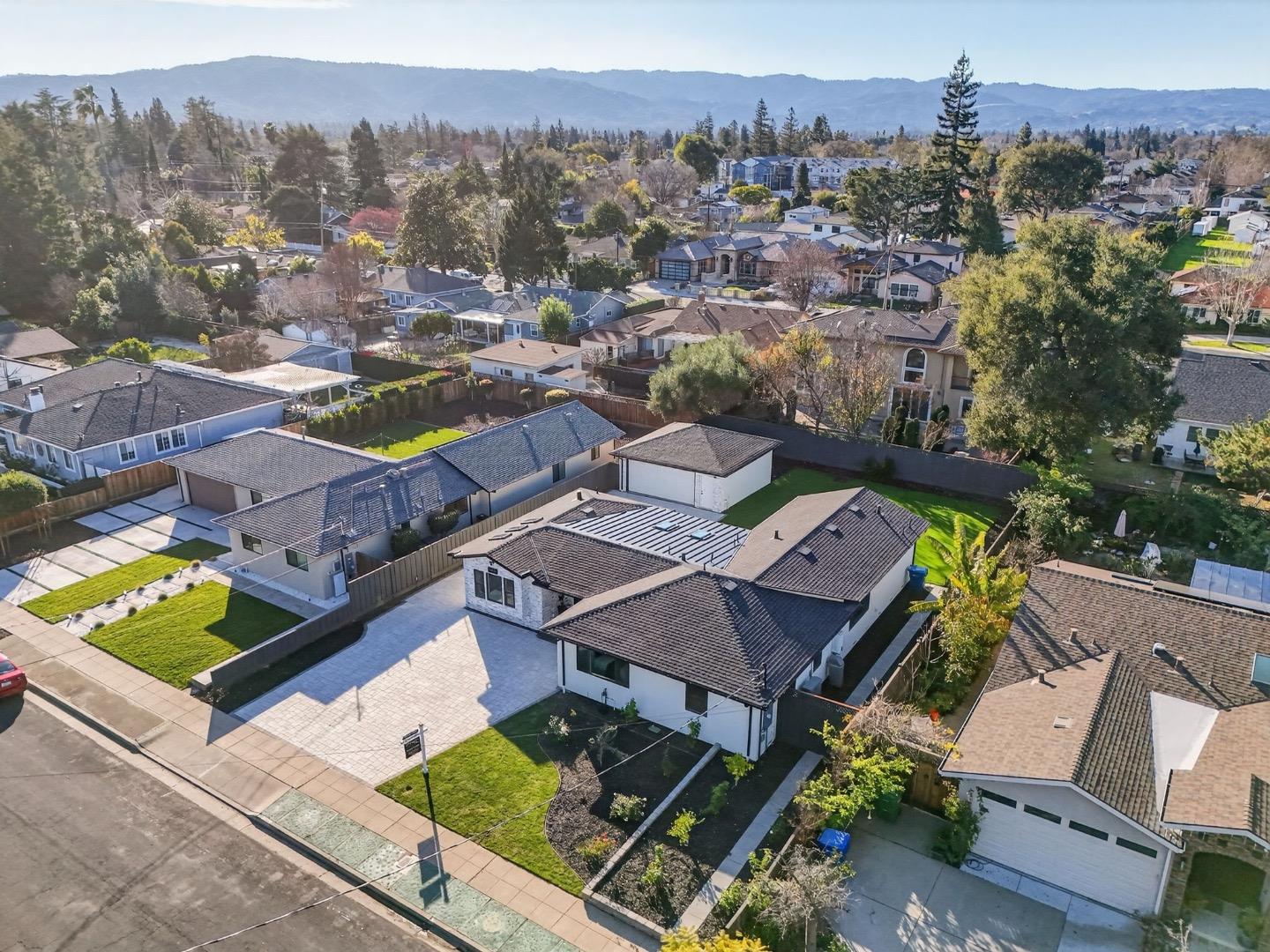 Detail Gallery Image 5 of 39 For 371 N Milton Ave, Campbell,  CA 95008 - 4 Beds | 3 Baths