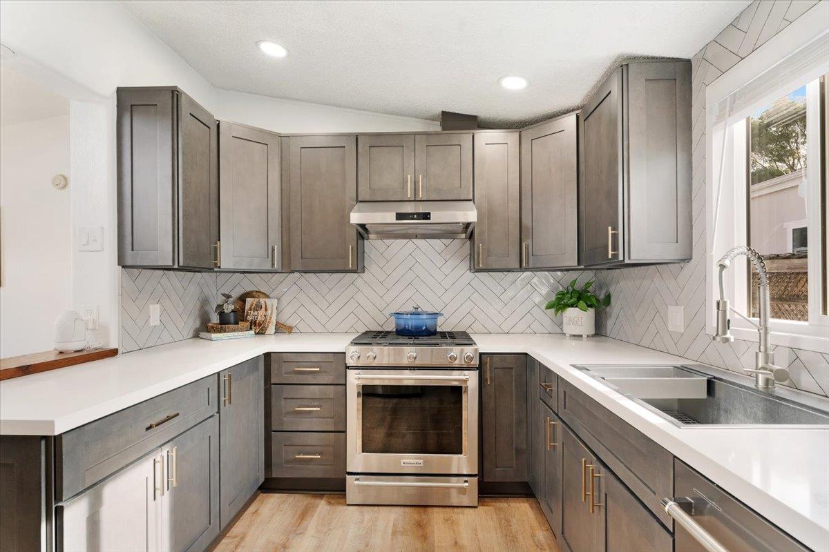 Detail Gallery Image 16 of 39 For 1099 38th Ave #20,  Santa Cruz,  CA 95062 - 3 Beds | 2 Baths