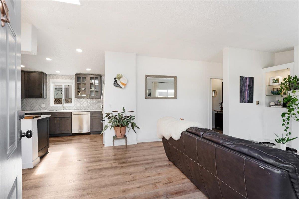 Detail Gallery Image 7 of 39 For 1099 38th Ave #20,  Santa Cruz,  CA 95062 - 3 Beds | 2 Baths