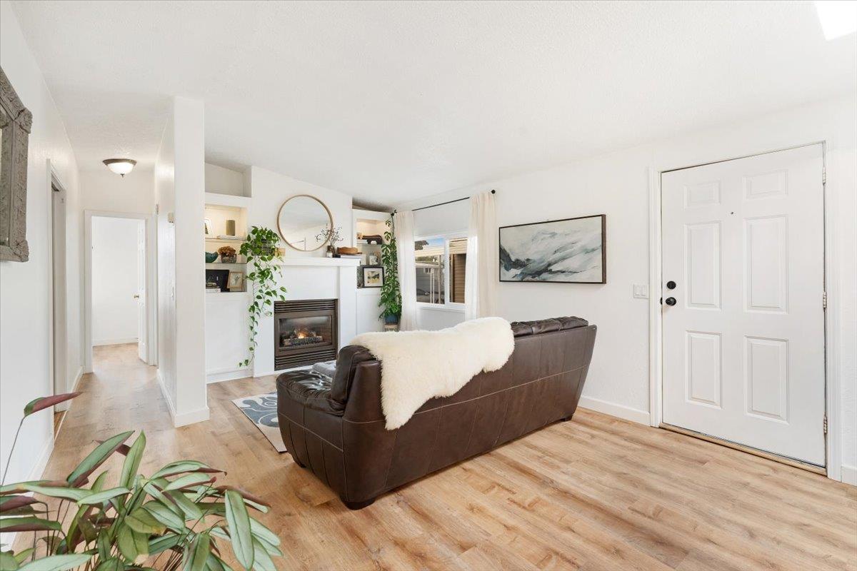 Detail Gallery Image 8 of 39 For 1099 38th Ave #20,  Santa Cruz,  CA 95062 - 3 Beds | 2 Baths