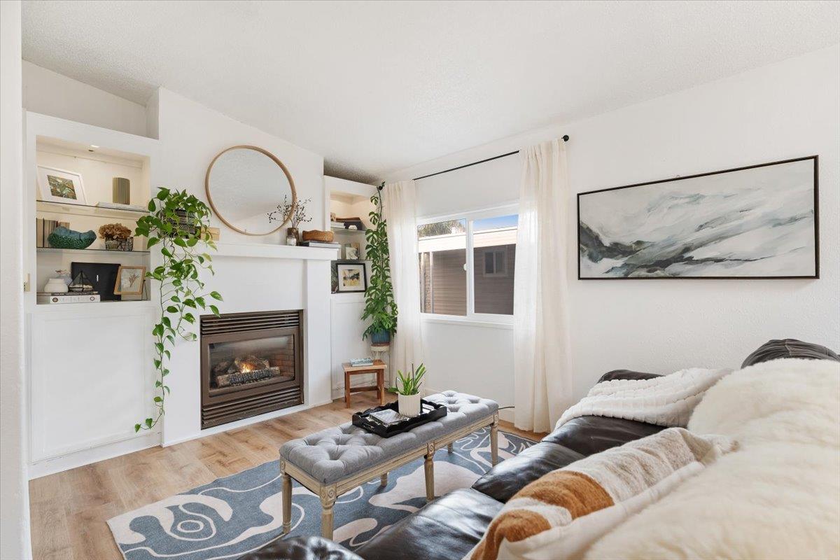 Detail Gallery Image 9 of 39 For 1099 38th Ave #20,  Santa Cruz,  CA 95062 - 3 Beds | 2 Baths