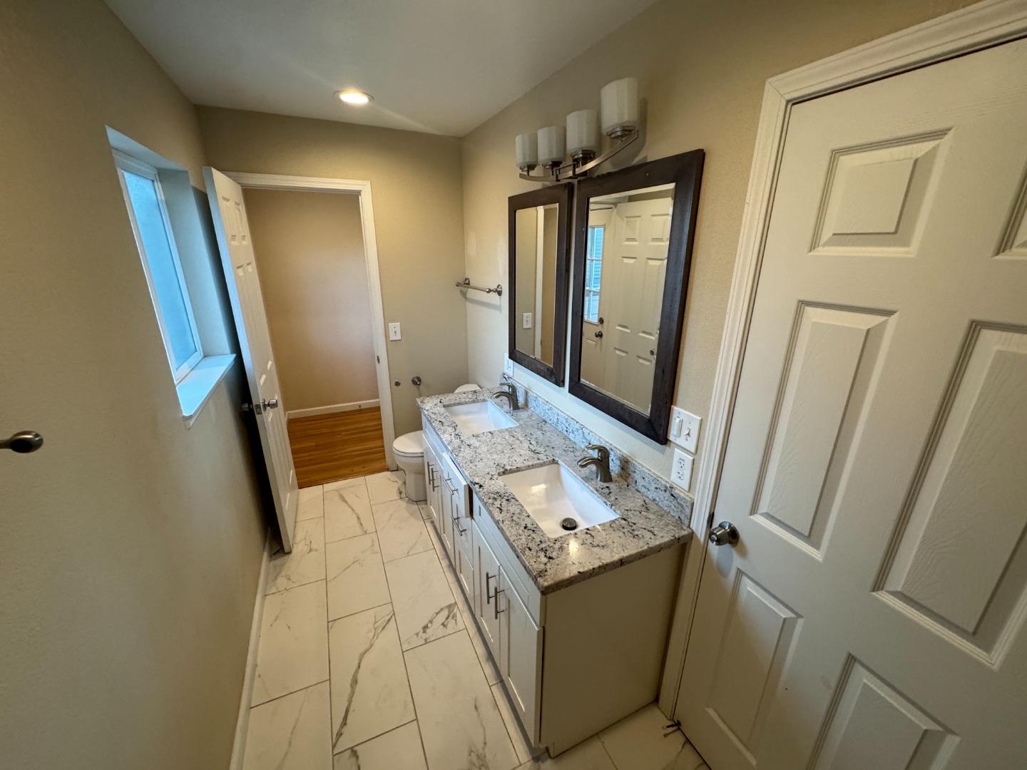 Detail Gallery Image 13 of 18 For 1776 Pescadero Dr, Salinas,  CA 93906 - 3 Beds | 1/1 Baths