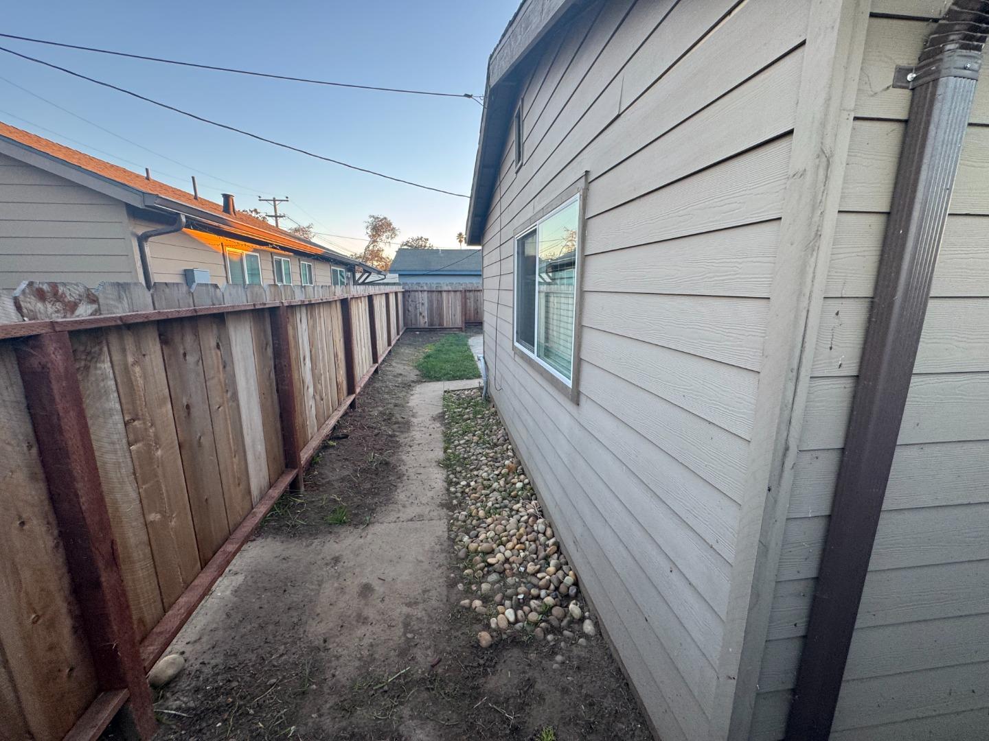 Detail Gallery Image 17 of 18 For 1776 Pescadero Dr, Salinas,  CA 93906 - 3 Beds | 1/1 Baths