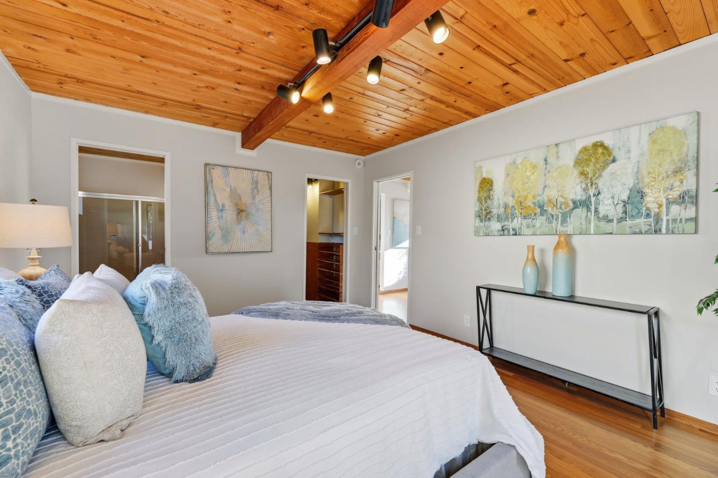 Detail Gallery Image 17 of 33 For 371 Orchard Ave, Sunnyvale,  CA 94085 - 3 Beds | 2 Baths