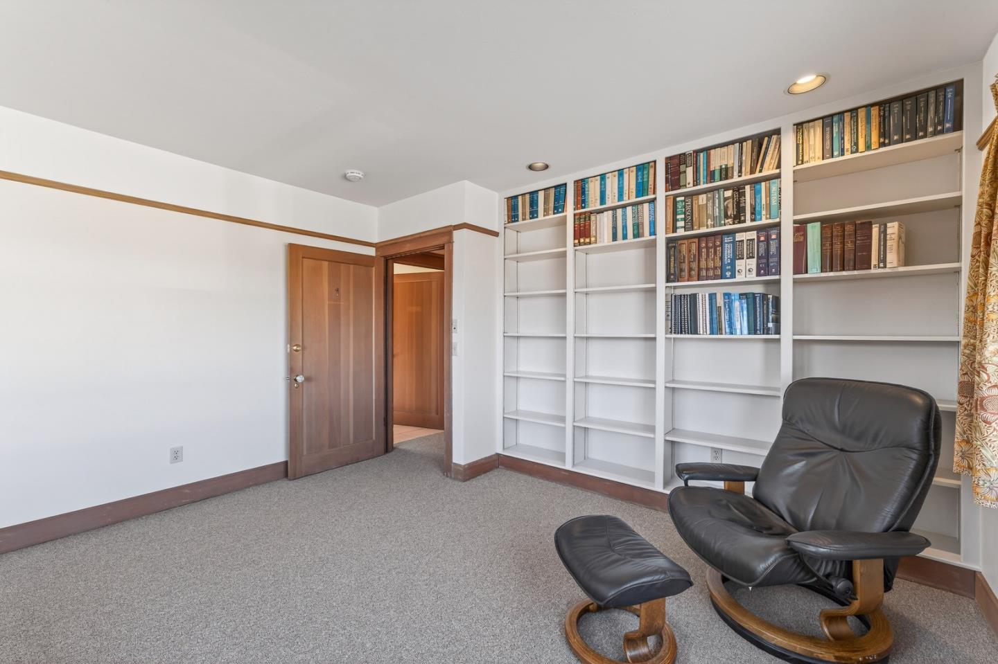 Detail Gallery Image 25 of 44 For 415 Figueroa St, Monterey,  CA 93940 - 3 Beds | 1 Baths