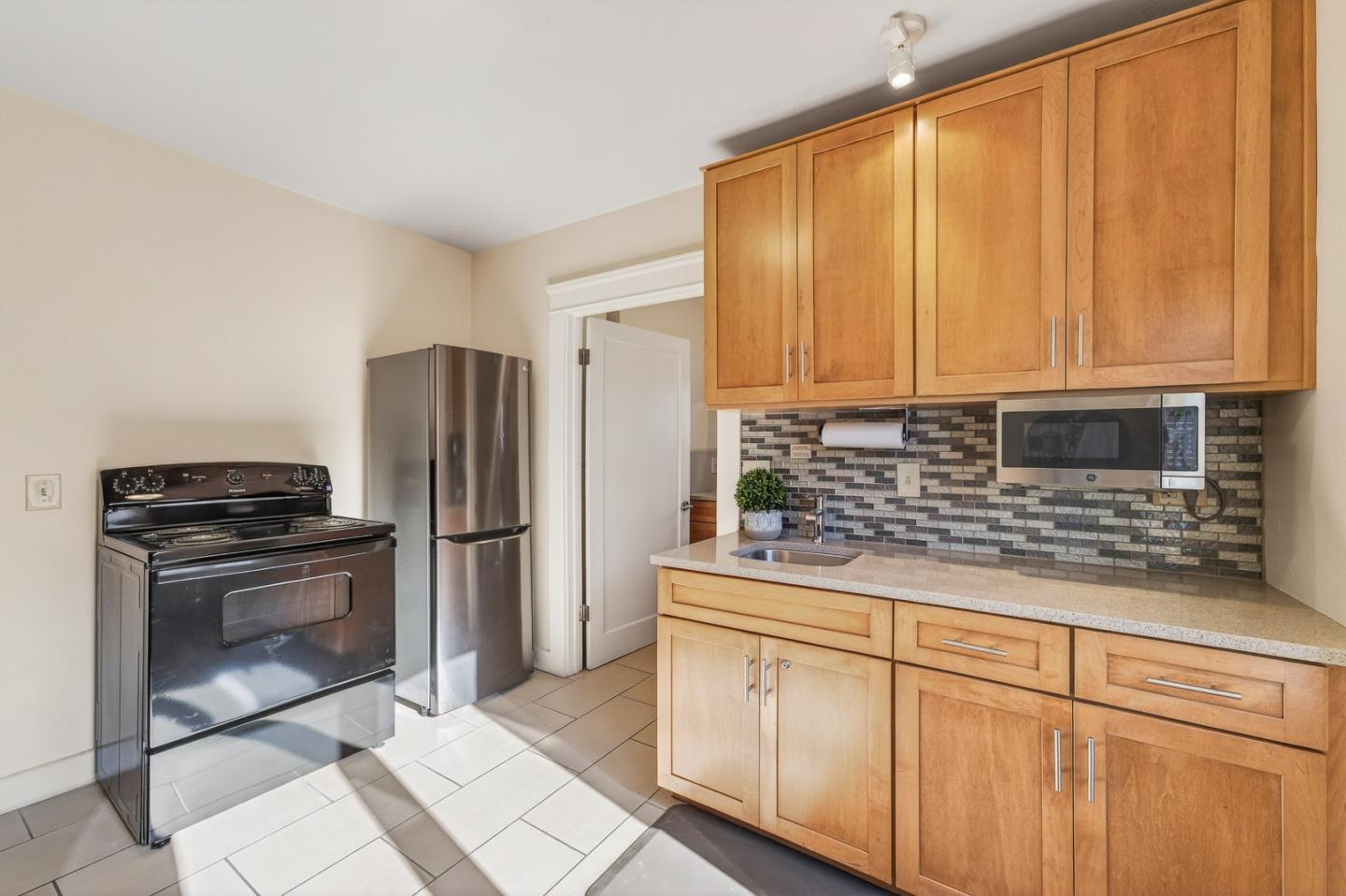 Detail Gallery Image 22 of 44 For 415 Figueroa St, Monterey,  CA 93940 - – Beds | – Baths