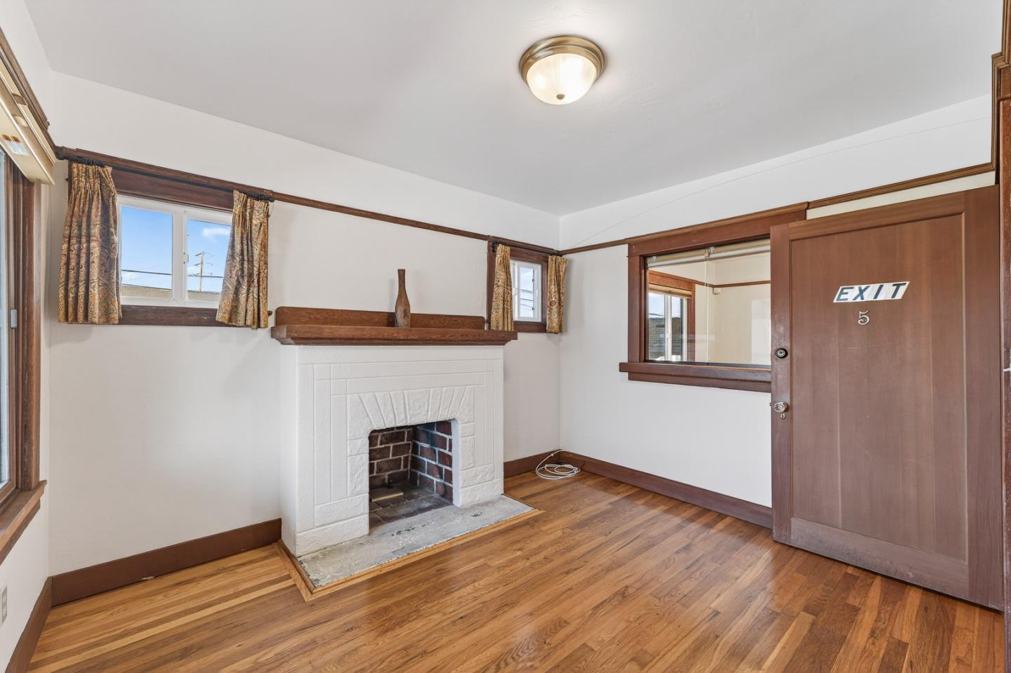 Detail Gallery Image 8 of 44 For 415 Figueroa St, Monterey,  CA 93940 - – Beds | – Baths