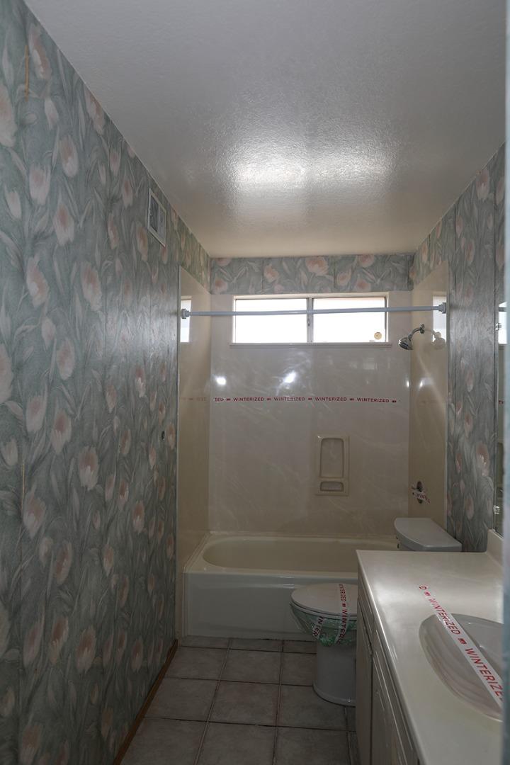 Detail Gallery Image 4 of 16 For 3621 La Mesa Dr, Hayward,  CA 94542 - 3 Beds | 2 Baths