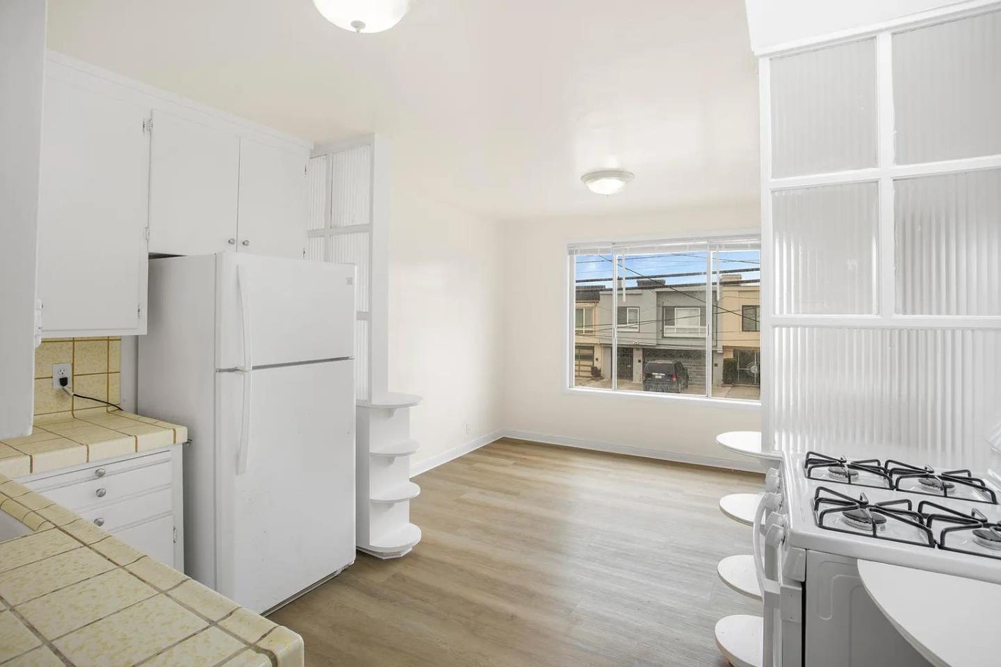 Detail Gallery Image 12 of 36 For 2338 39th Ave, San Francisco,  CA 94116 - 3 Beds | 1 Baths