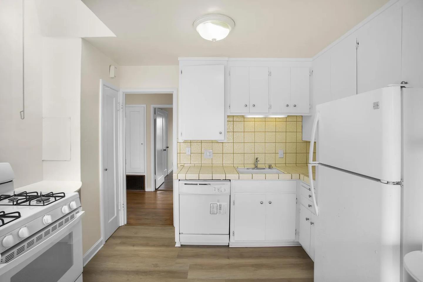 Detail Gallery Image 15 of 36 For 2338 39th Ave, San Francisco,  CA 94116 - 3 Beds | 1 Baths