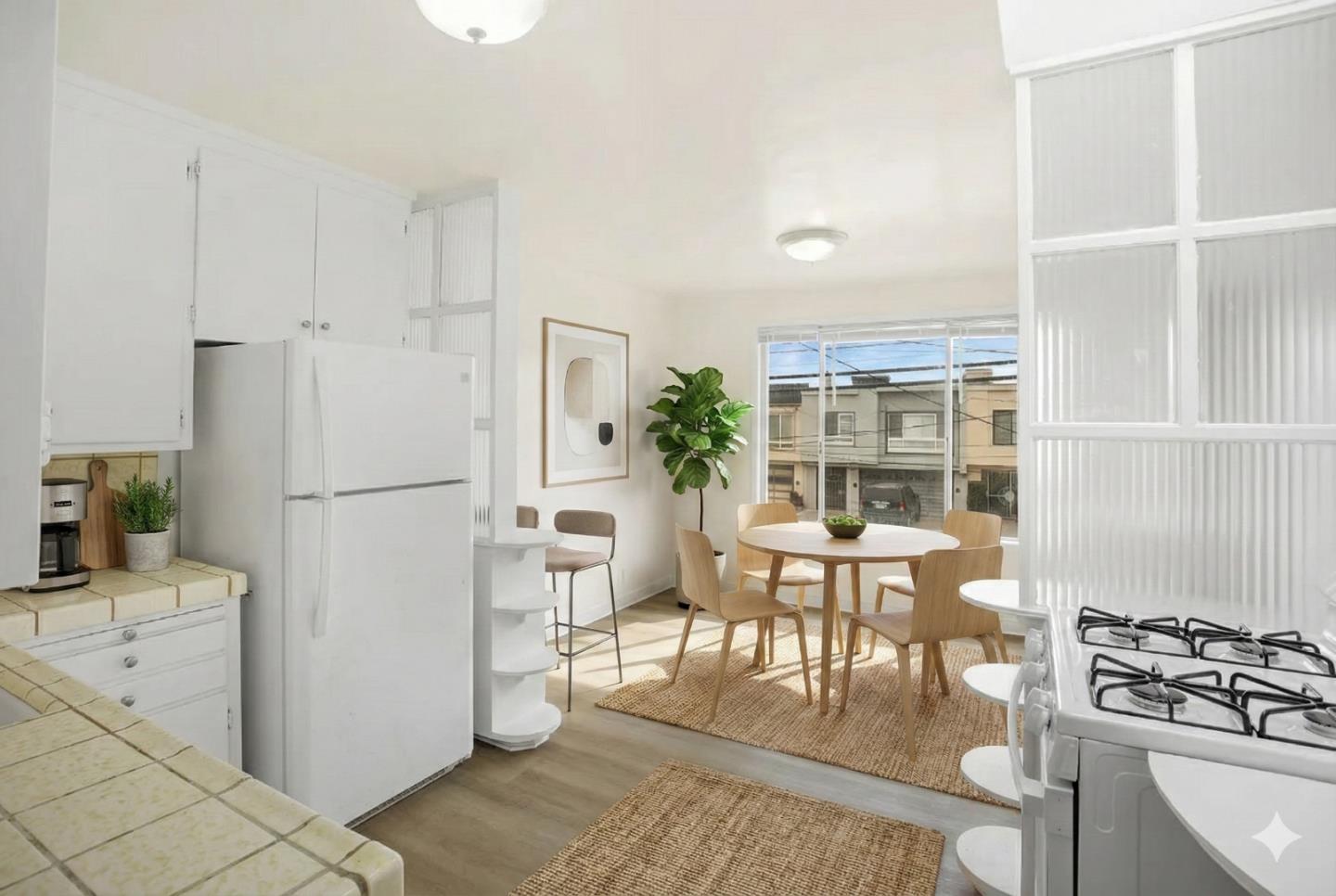 Detail Gallery Image 6 of 36 For 2338 39th Ave, San Francisco,  CA 94116 - 3 Beds | 1 Baths