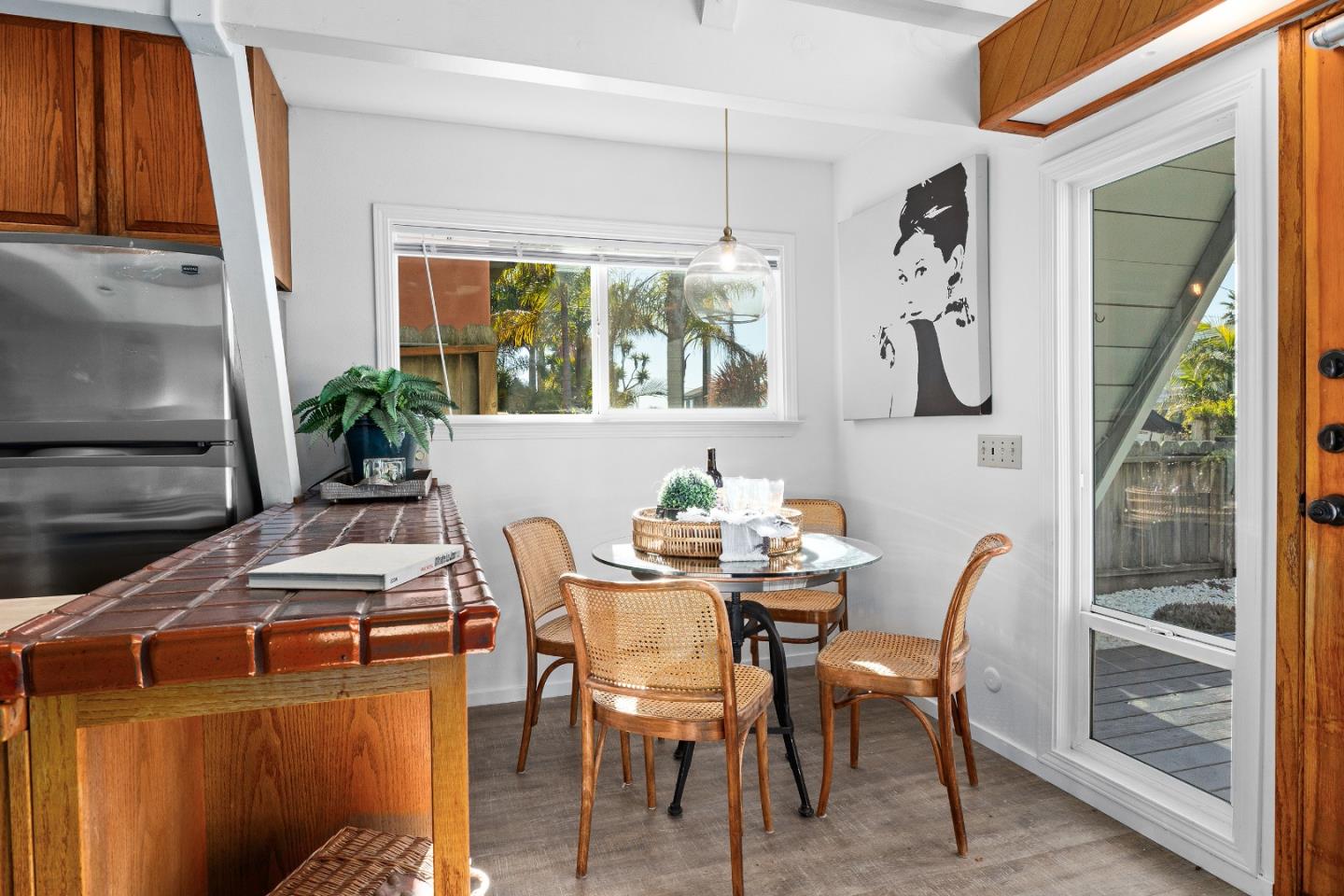 Detail Gallery Image 10 of 77 For 360 36th Ave, Santa Cruz,  CA 95062 - 8 Beds | 4 Baths