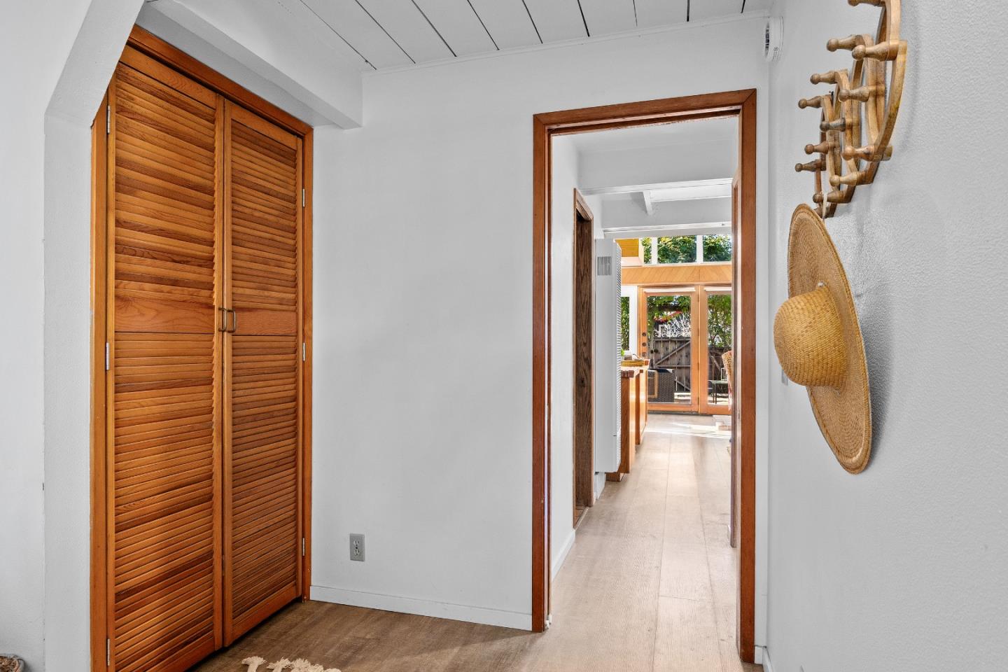 Detail Gallery Image 17 of 77 For 360 36th Ave, Santa Cruz,  CA 95062 - 8 Beds | 4 Baths