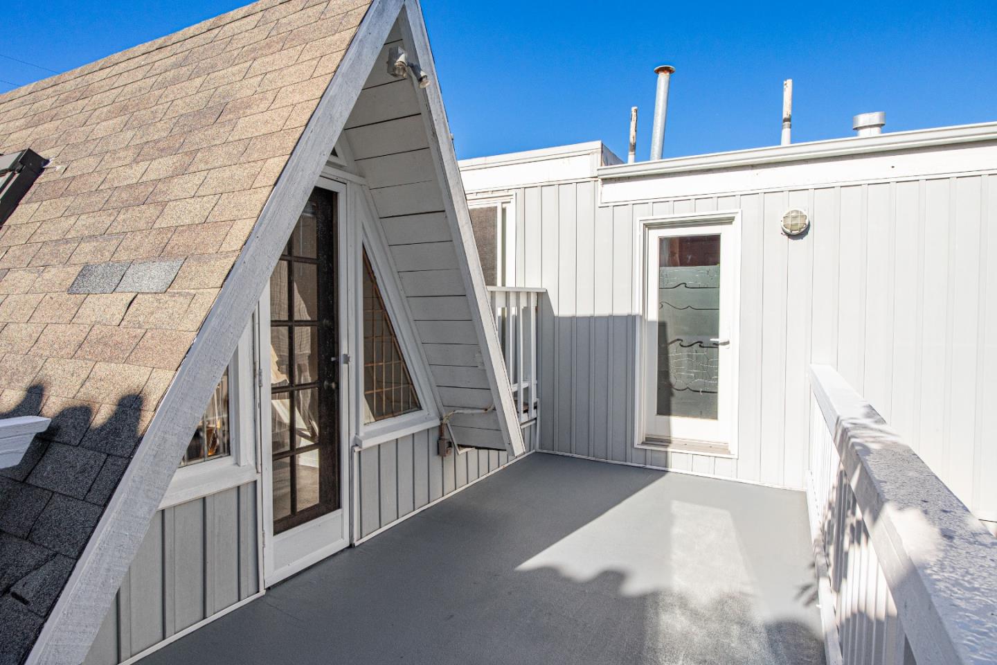 Detail Gallery Image 27 of 77 For 360 36th Ave, Santa Cruz,  CA 95062 - 8 Beds | 4 Baths