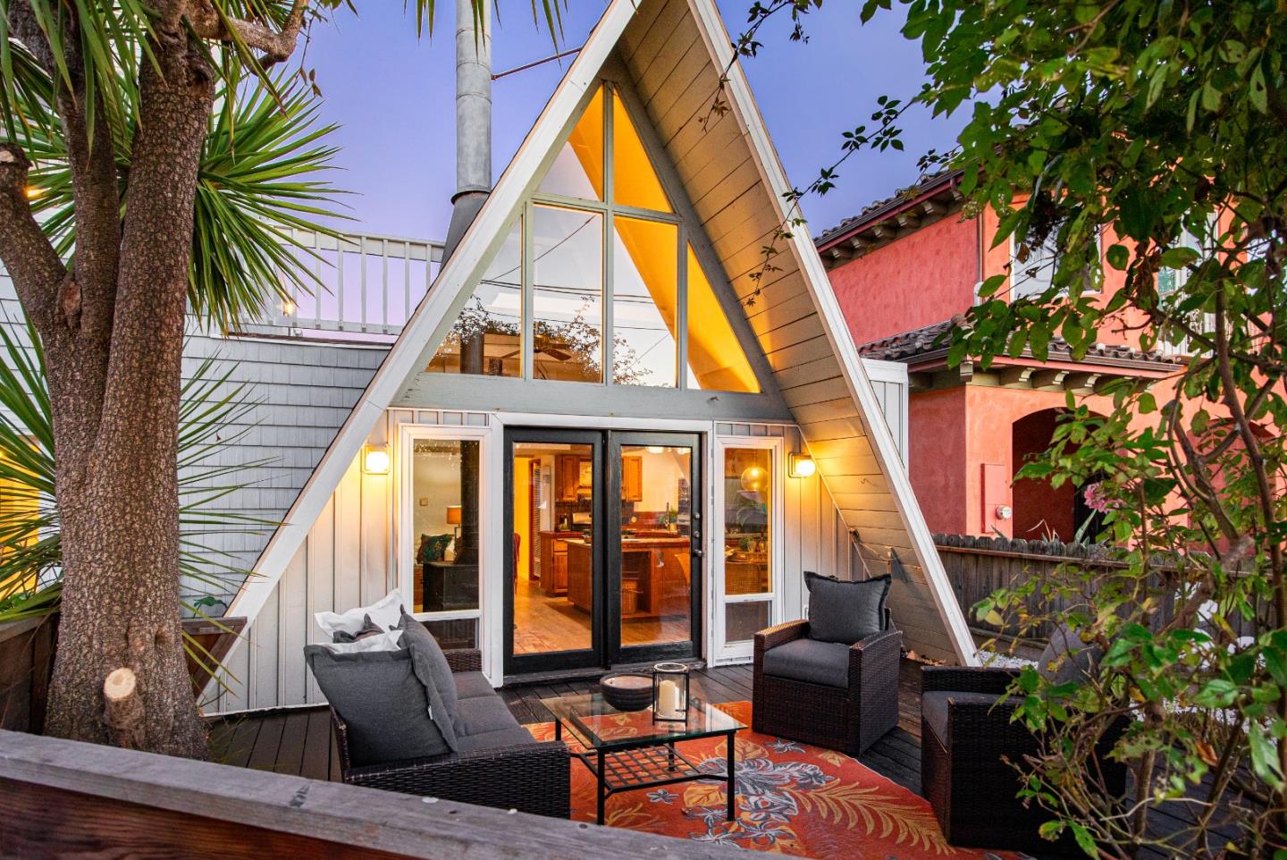 Detail Gallery Image 3 of 77 For 360 36th Ave, Santa Cruz,  CA 95062 - 8 Beds | 4 Baths