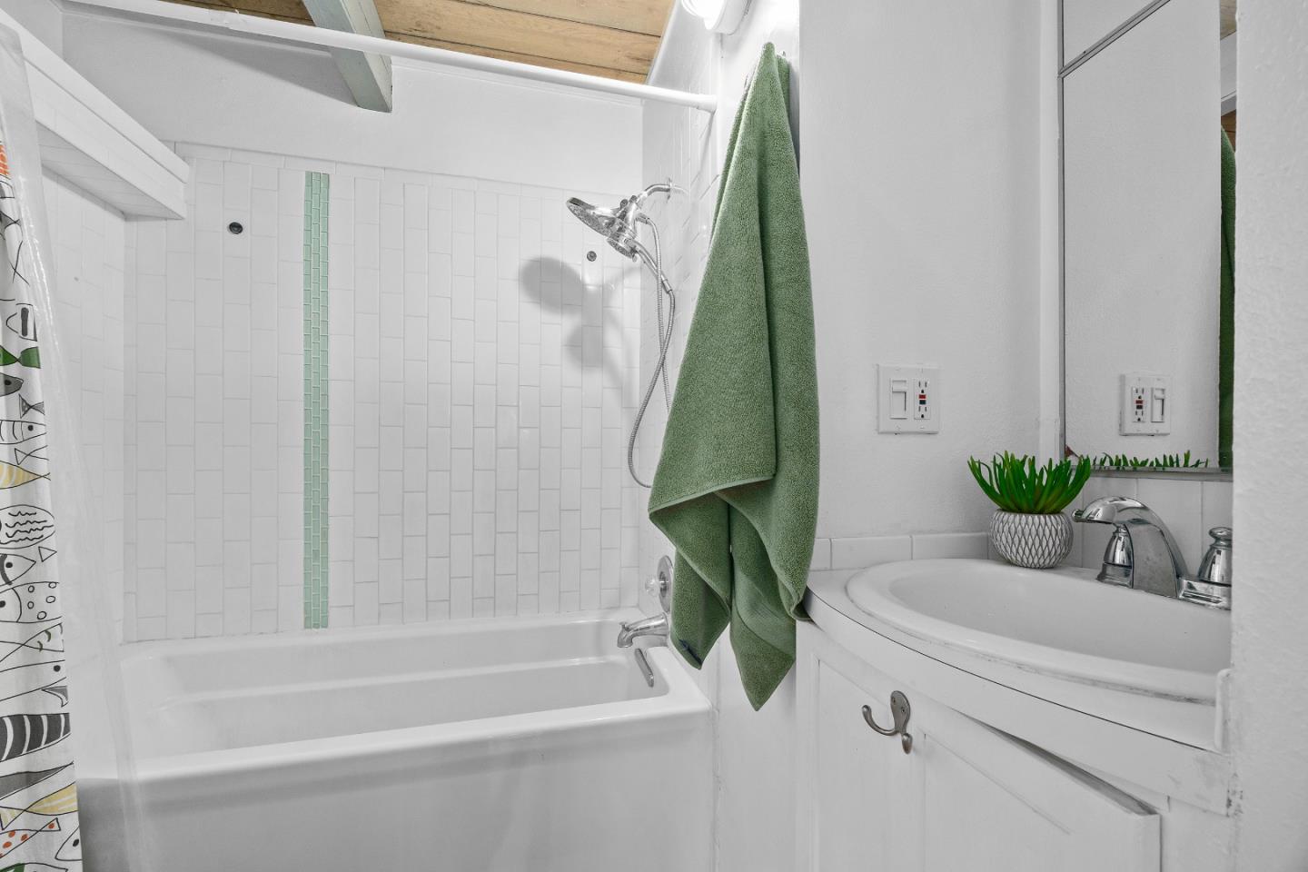 Detail Gallery Image 49 of 77 For 360 36th Ave, Santa Cruz,  CA 95062 - 8 Beds | 4 Baths