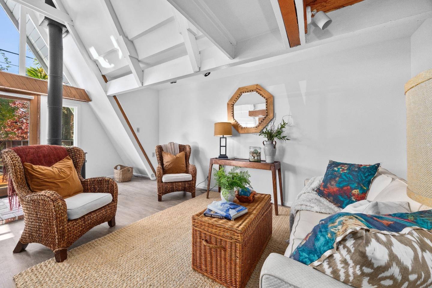 Detail Gallery Image 6 of 77 For 360 36th Ave, Santa Cruz,  CA 95062 - 8 Beds | 4 Baths